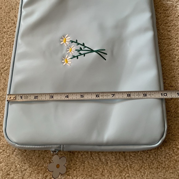 Primark Computer Padded Case In Light Blue With Flowers / Like New - Picture 6 of 17